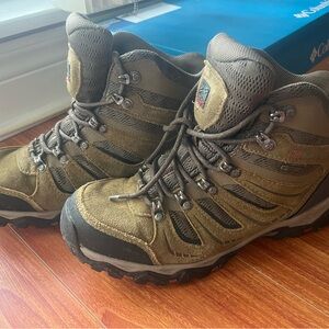 Columbia Men's Outdoor Hiking Boots - Brown and Black